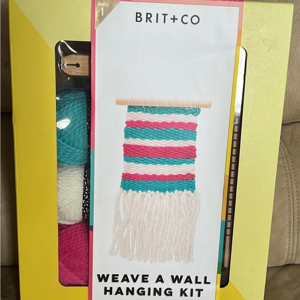 WEAVE A WALL HANGING KIT